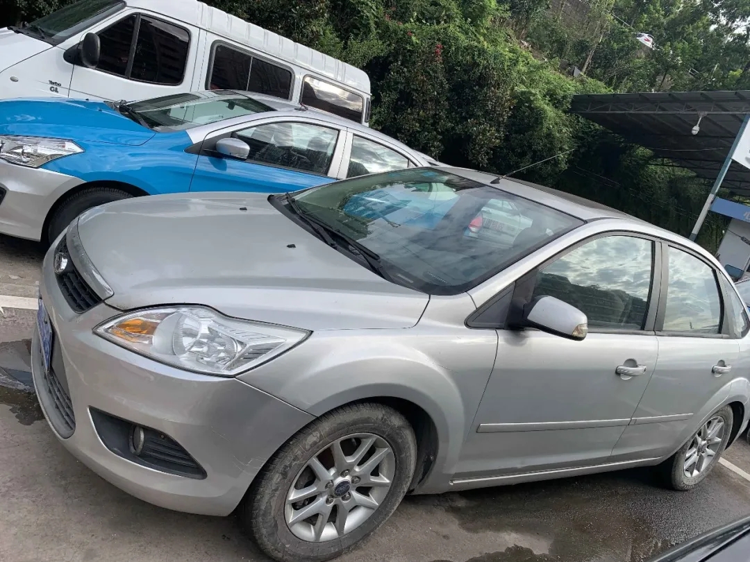 公開拍賣?？怂?、上海別克牌機動車