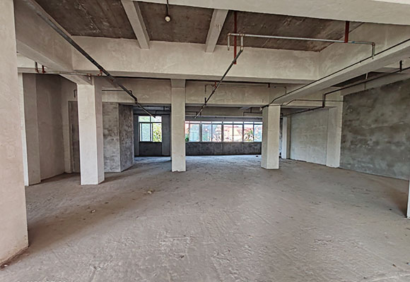 江陽區(qū)況場(chǎng)鎮(zhèn)（佳鴻首創(chuàng)銘都）營(yíng)業(yè)房和車位整體拍賣